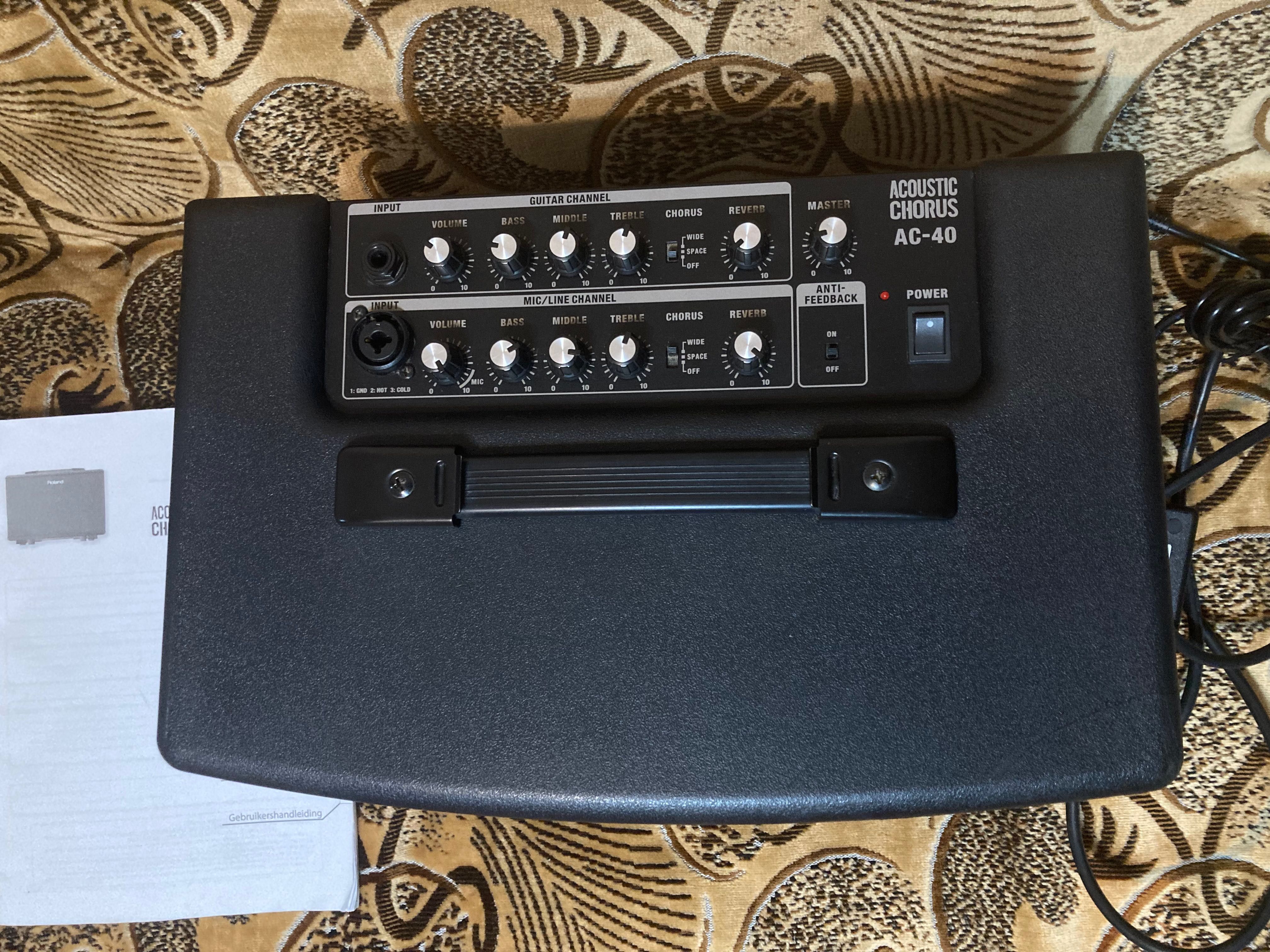 Roland AC-40 Комбопідсилювач з рідним блоком живлення та інструкцією