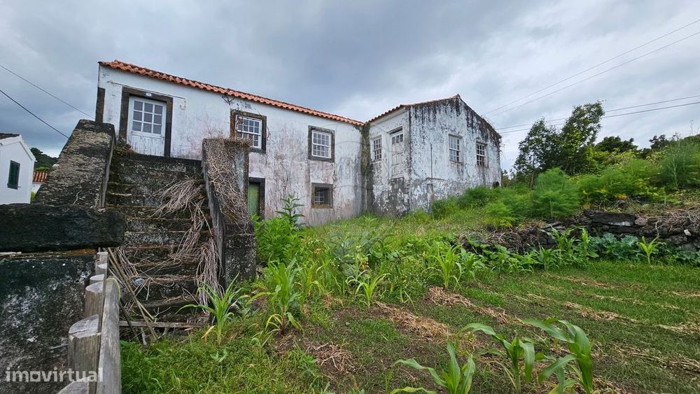 Moradia T4 para venda