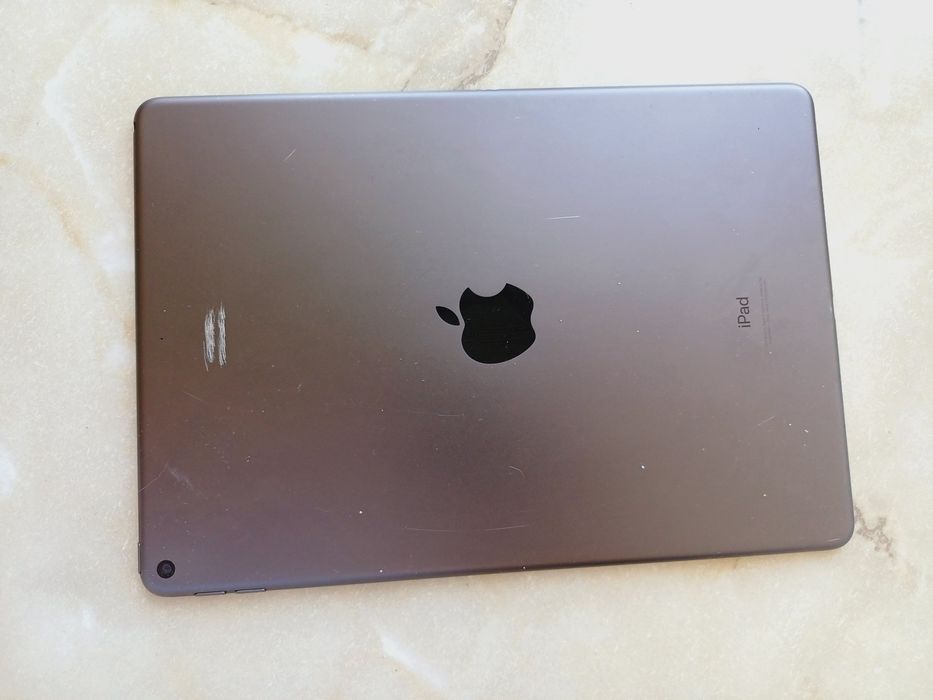 iPad Air 3 -го покоління. Під ремонт