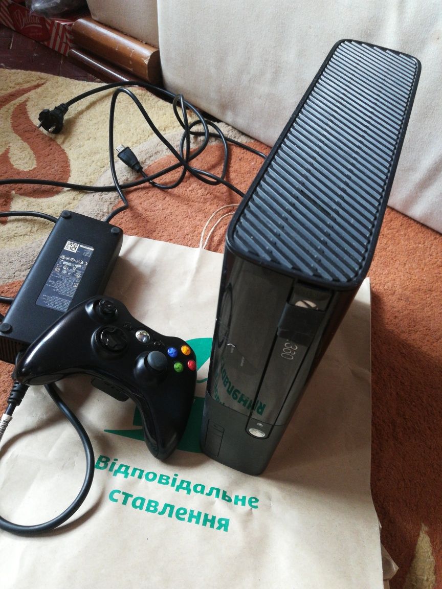 XBox 360E + ігри на HDD