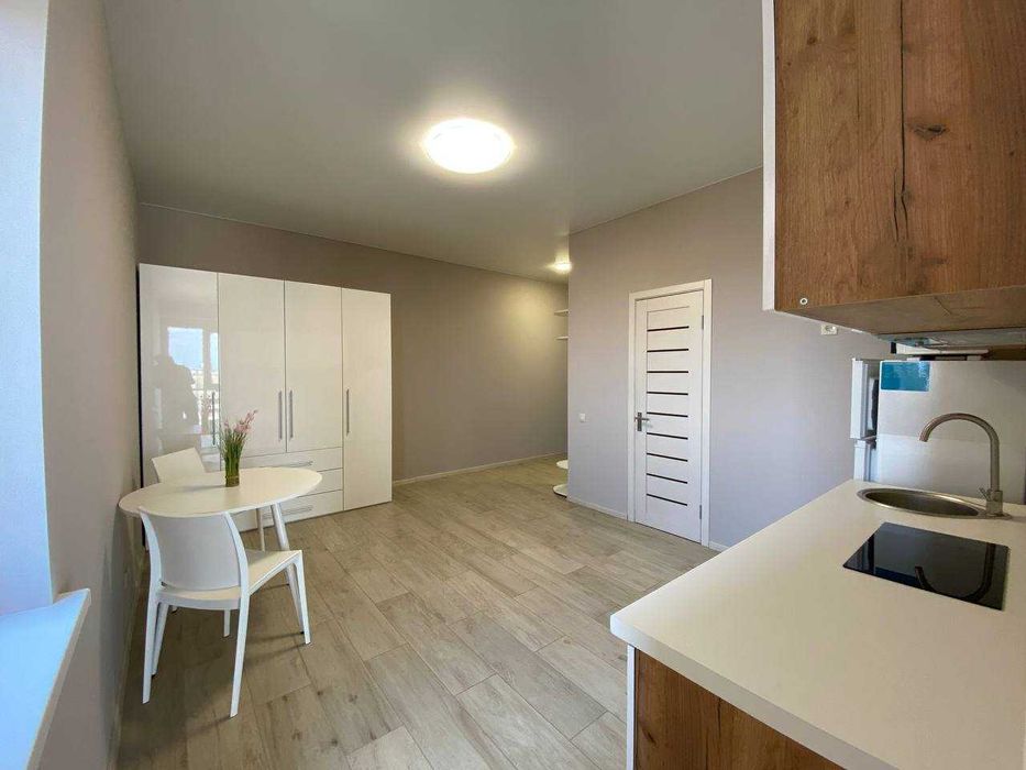 Продам  2к квартиру ЖК , вул.Робоча, 78м2