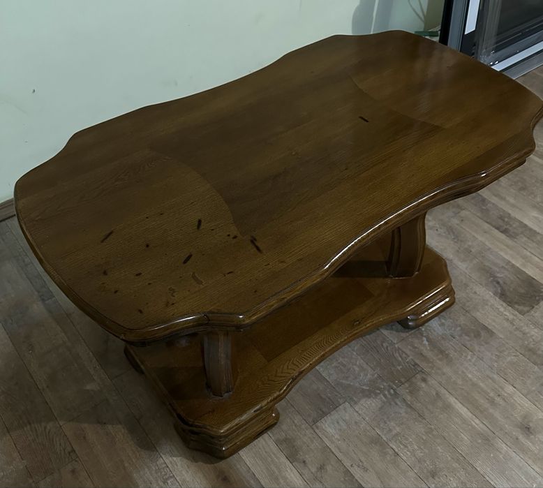 Антикварний дубовий журнальний столик