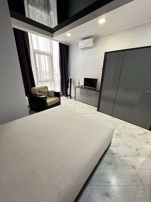 Аренда  2Х Ком квартиры 16-17Жемчужина Центр Новострой льва Толстого