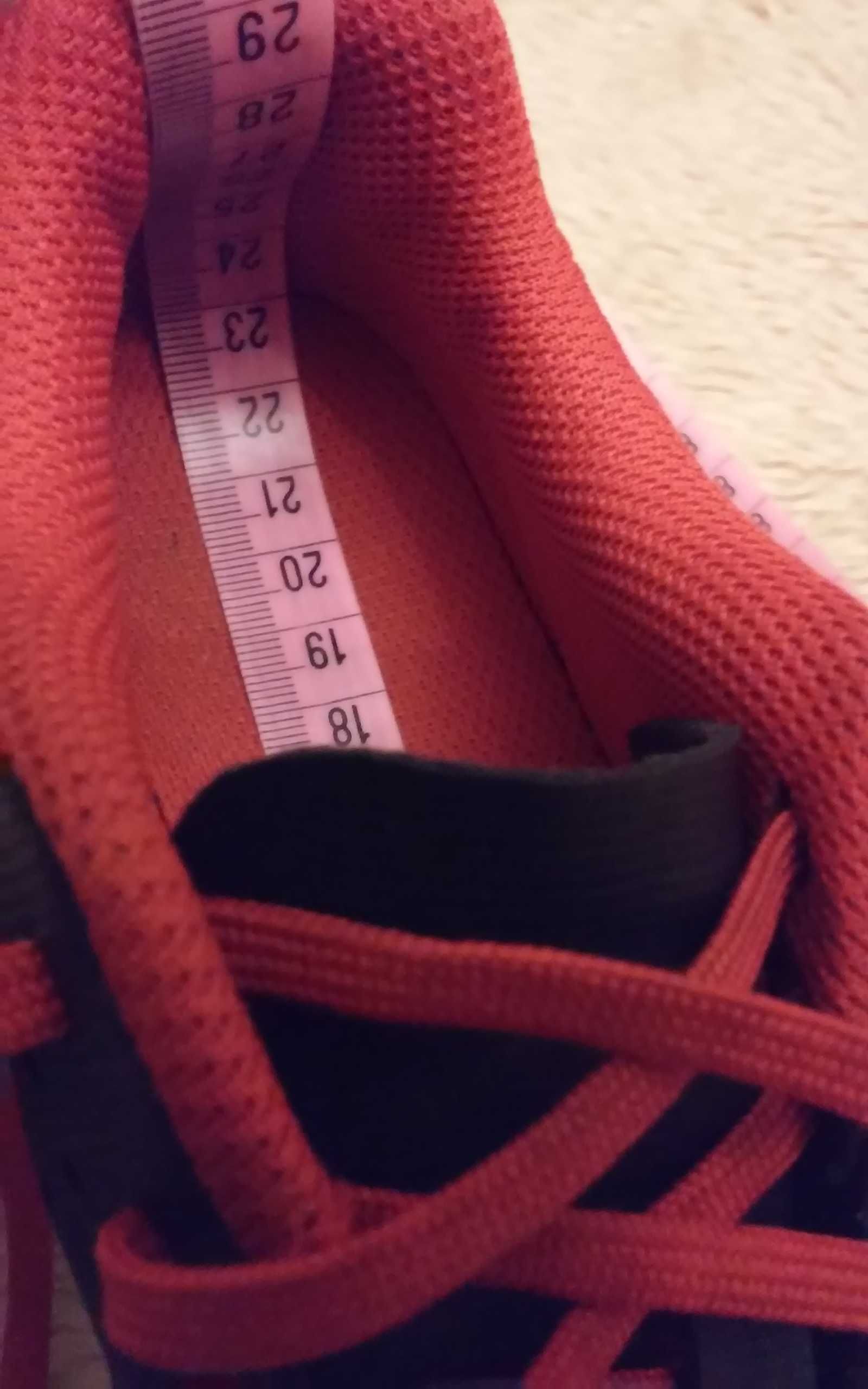 Buty piłkarskie turfy Decathlon Kipsta 36 wkładka 22,5 cm.