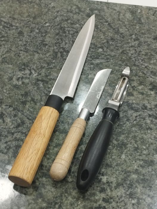 Conjunto 2 facas e 1 descascador