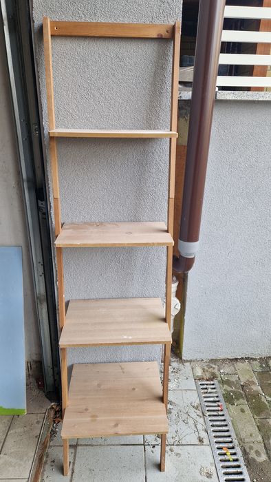 Półka 4 poziomy mocowana do ściany