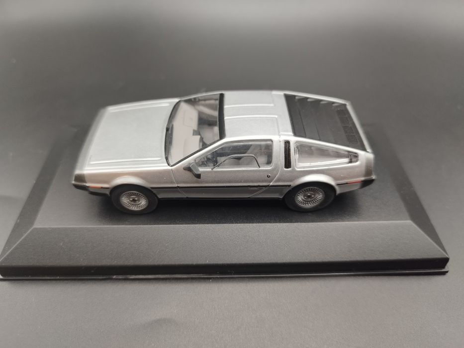1:43 Altaya DMC DeLorean 1981 Gablotka zastępcza