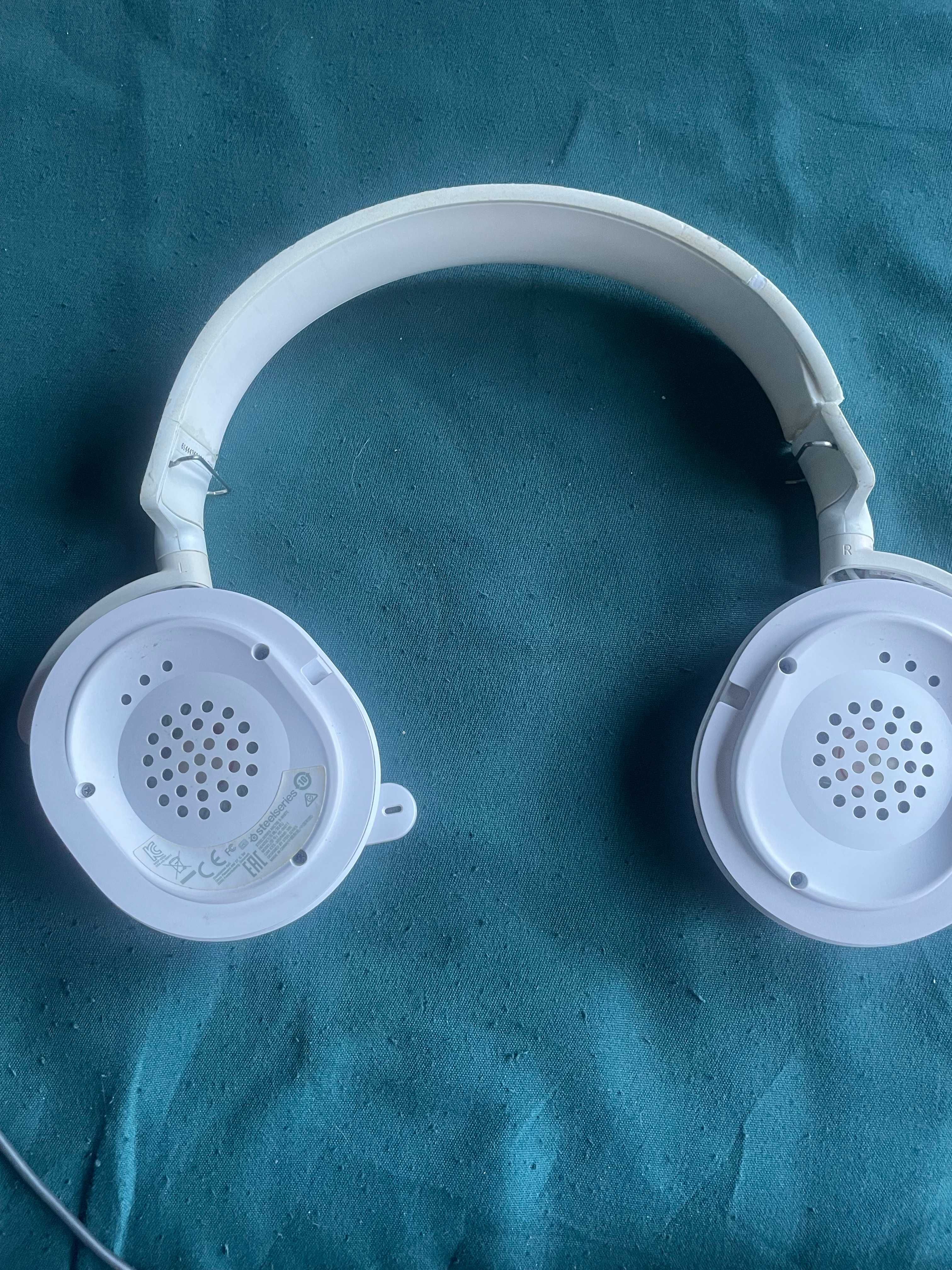 słuchawki steelseries artcis nova 3 pęknięte