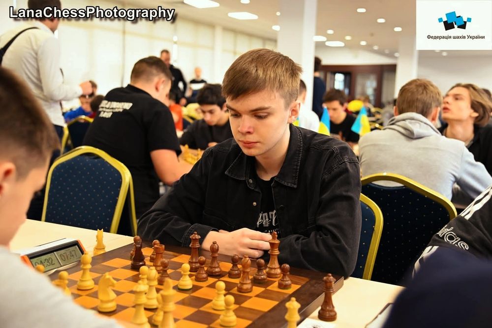 Тренер з шахів/Тренер по шахматам,Майстер