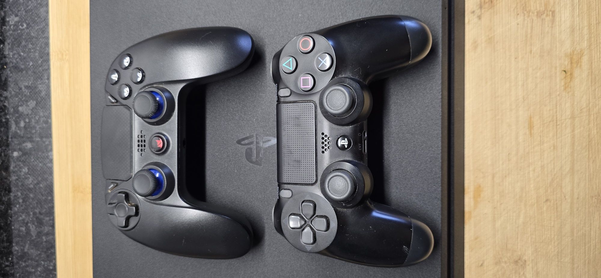 Playstation 4, 400GB