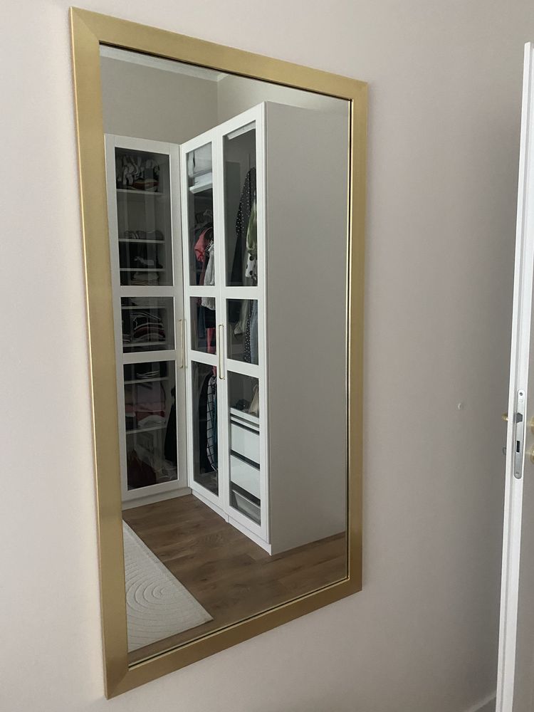 Lustro Nowe w złotej ramie