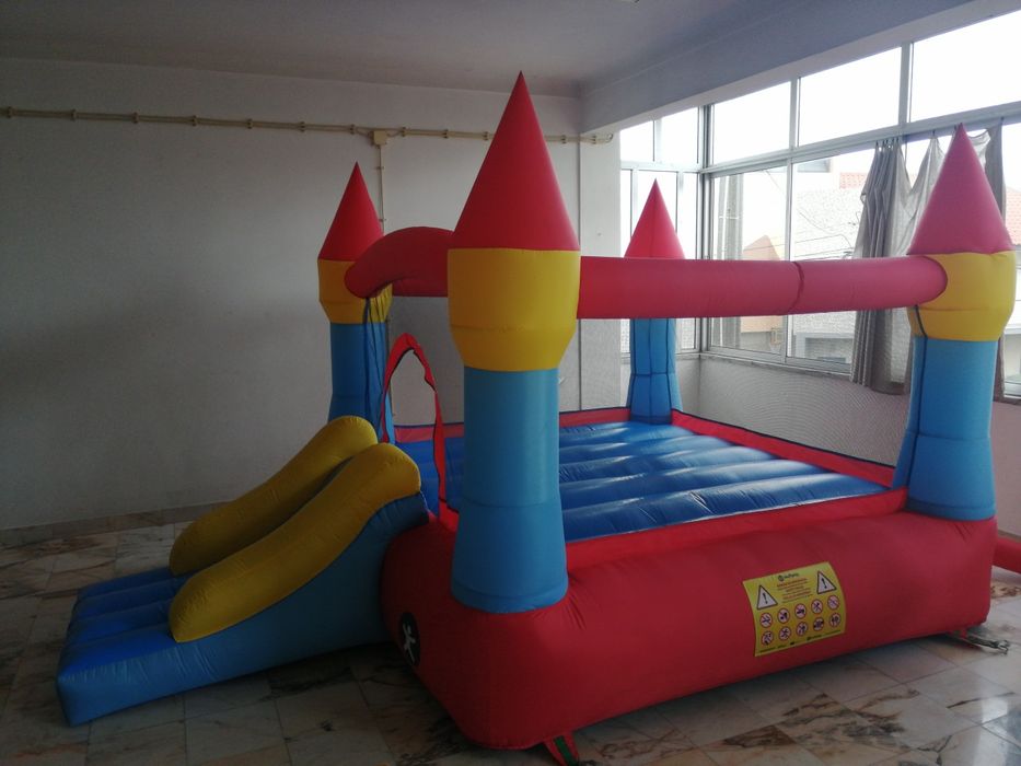 Aluguer Trampolim (dia) ou insufláveis para aniversário