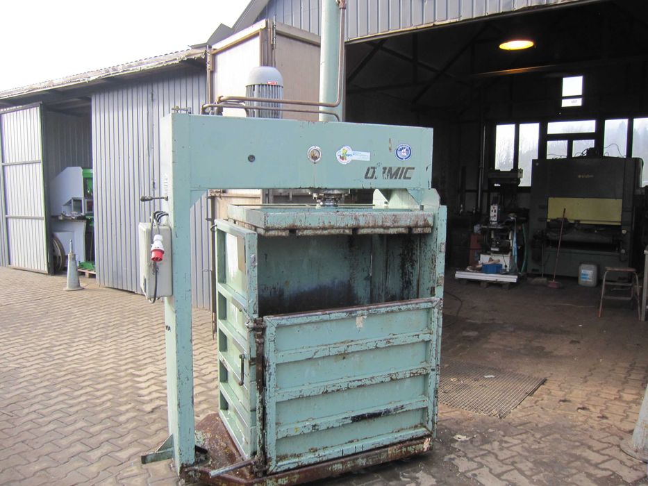 Prasa hydrauliczna do makulatury folii puszek