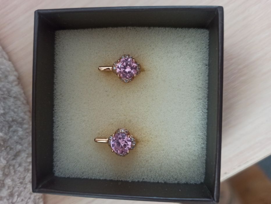 Сережки із медичного золота