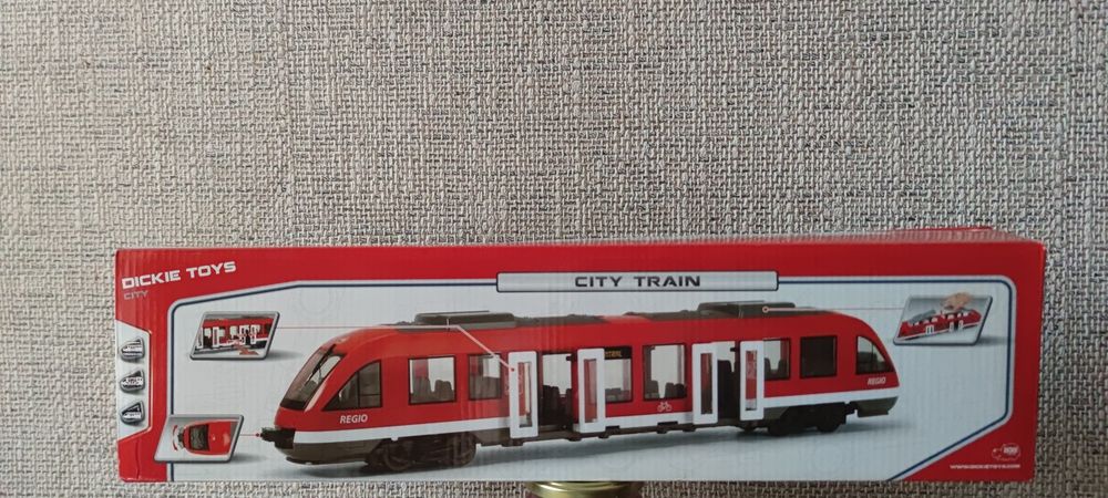 Поїзд міський ,червоний трамвай CITI TRAIN