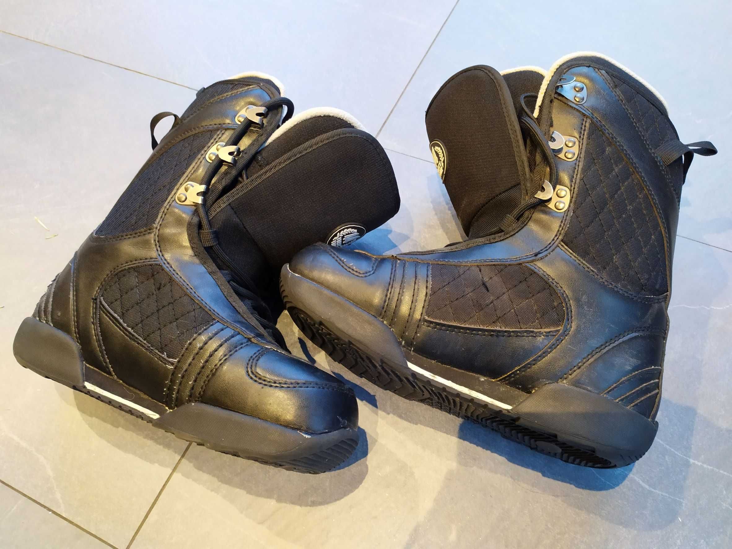 Buty snowboardowe Forty-Four, rozmiar 39, czarne