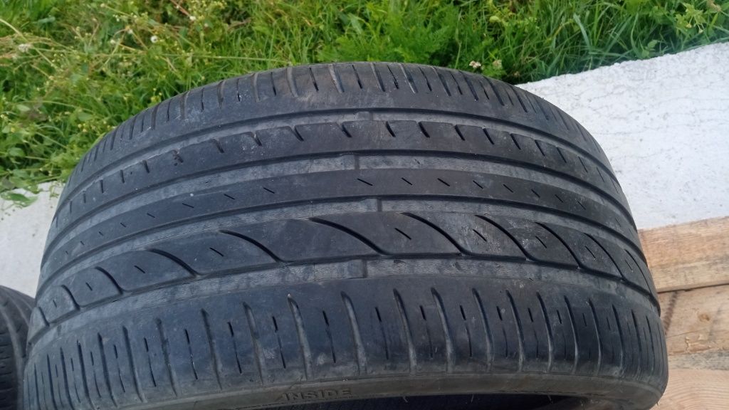 0pona 245/35  r19