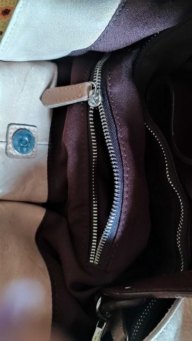 Кожаная сумка на кнопке