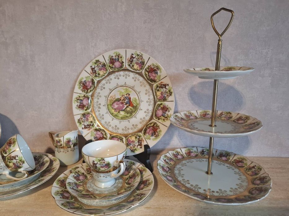 трехъярусная подставка для торта