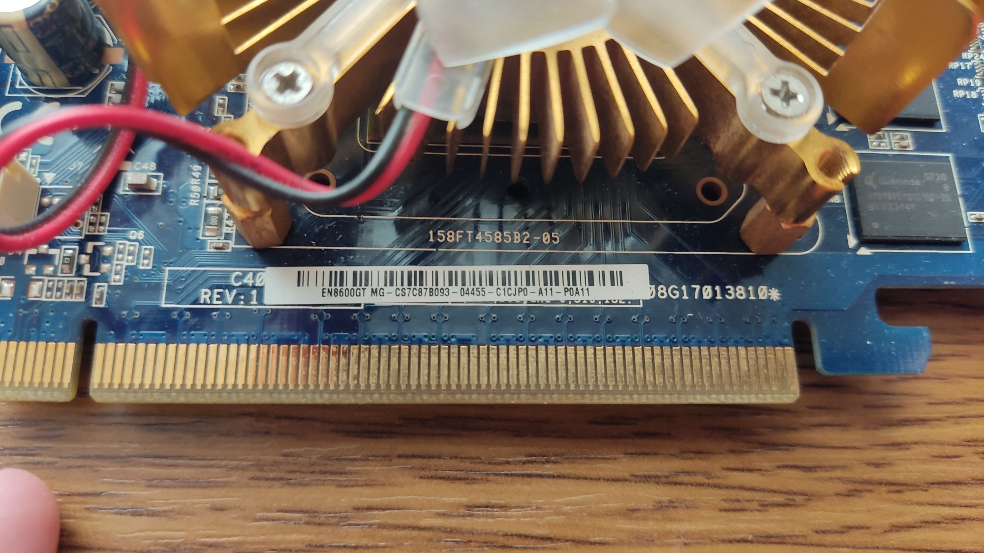 Asus GeForce 8600gt, 512mb, VGA, DVI-I, S-Video.