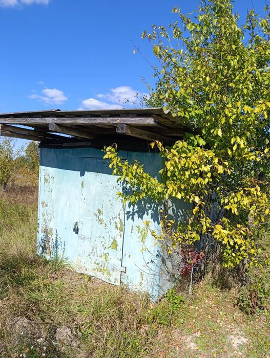 Продам дачну ділянку з вагончиком