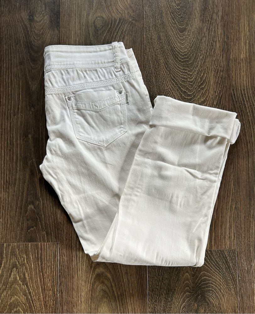 Bawełniane białe spodnie proste nogawki podwinięte r. M/38 Sunbird 26
