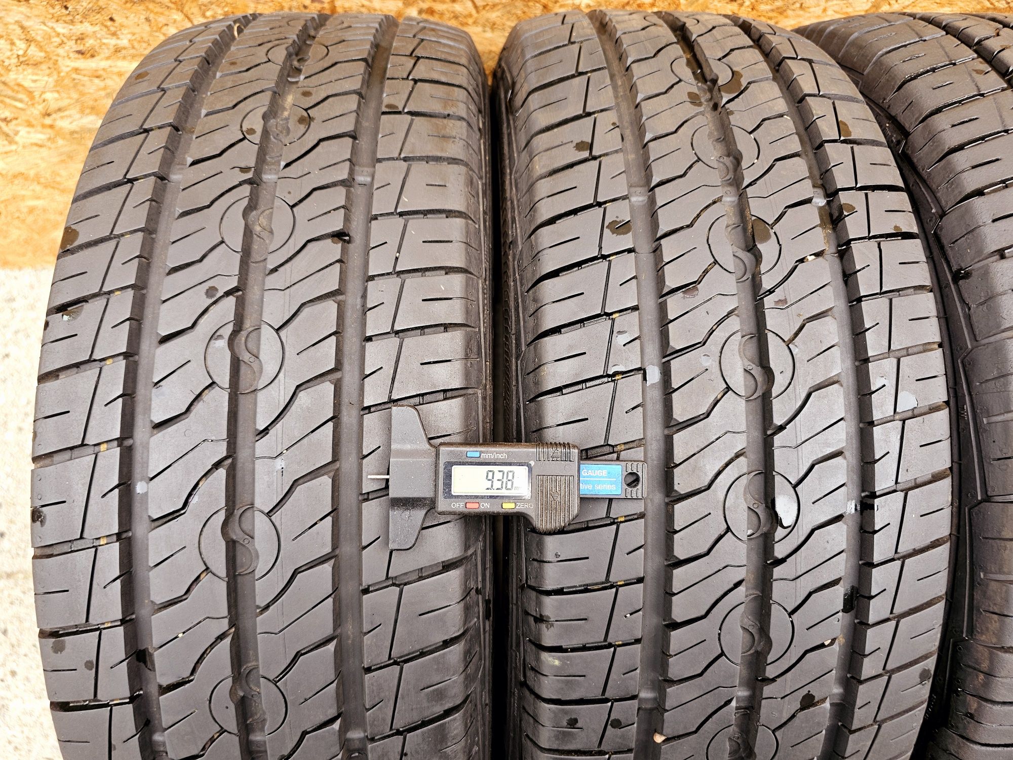 Idealne!!  2022rok!!  215/65 r16C Semperit Van-Life 2.  9mm