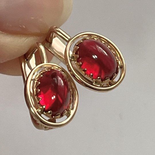 Продам золотые серьги