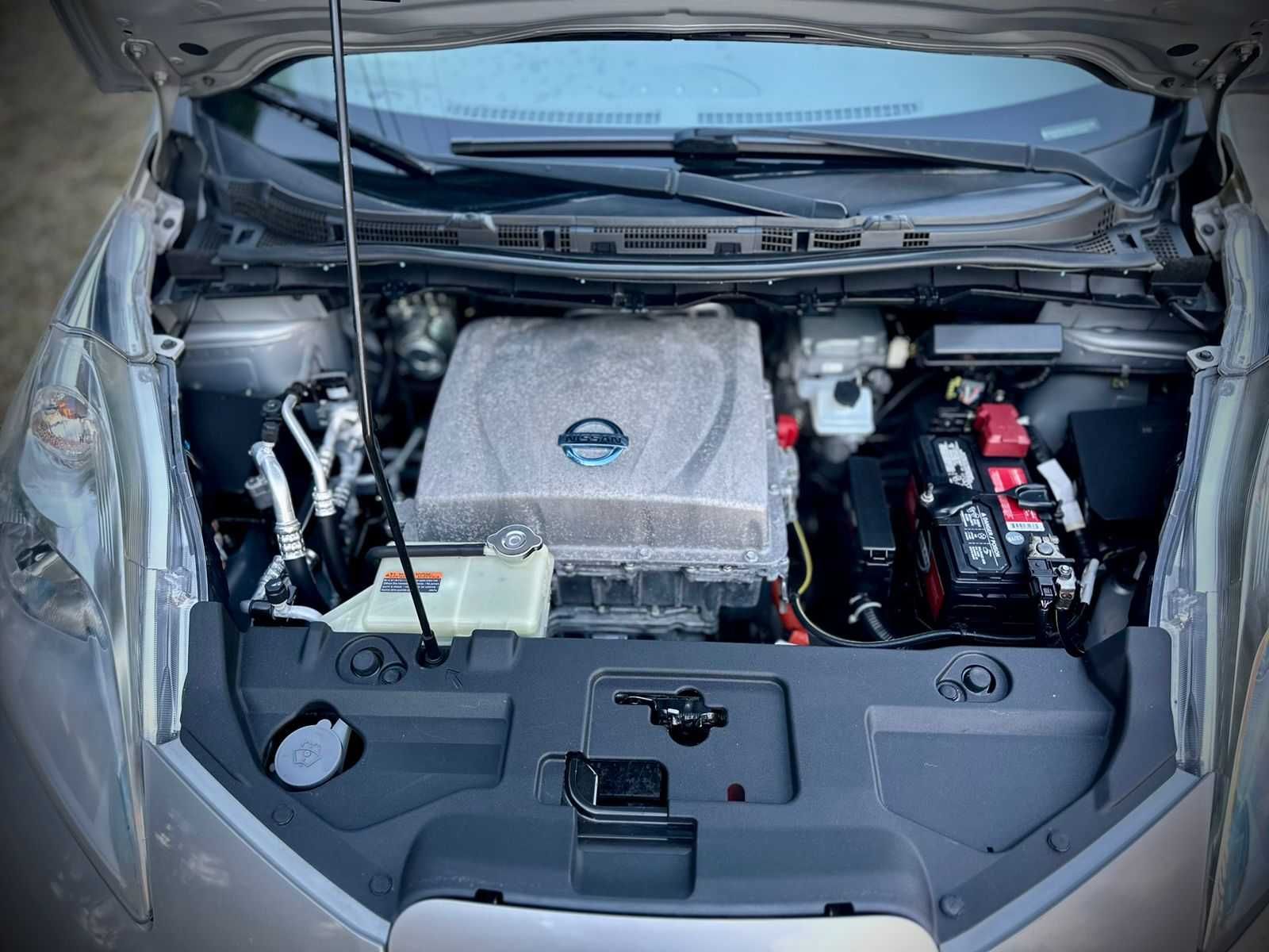 Nissan leaf 2013 101 т.км зап ходу 130-140 км один власник рідна фарба
