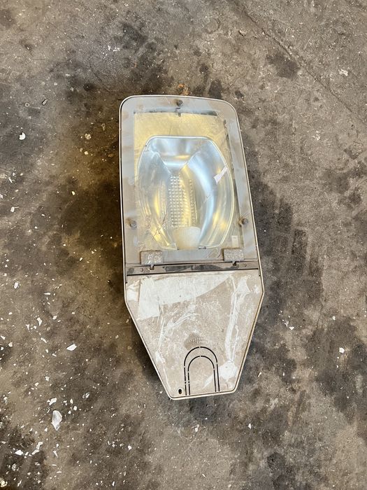 Latarnia uliczna oświetlenie placu