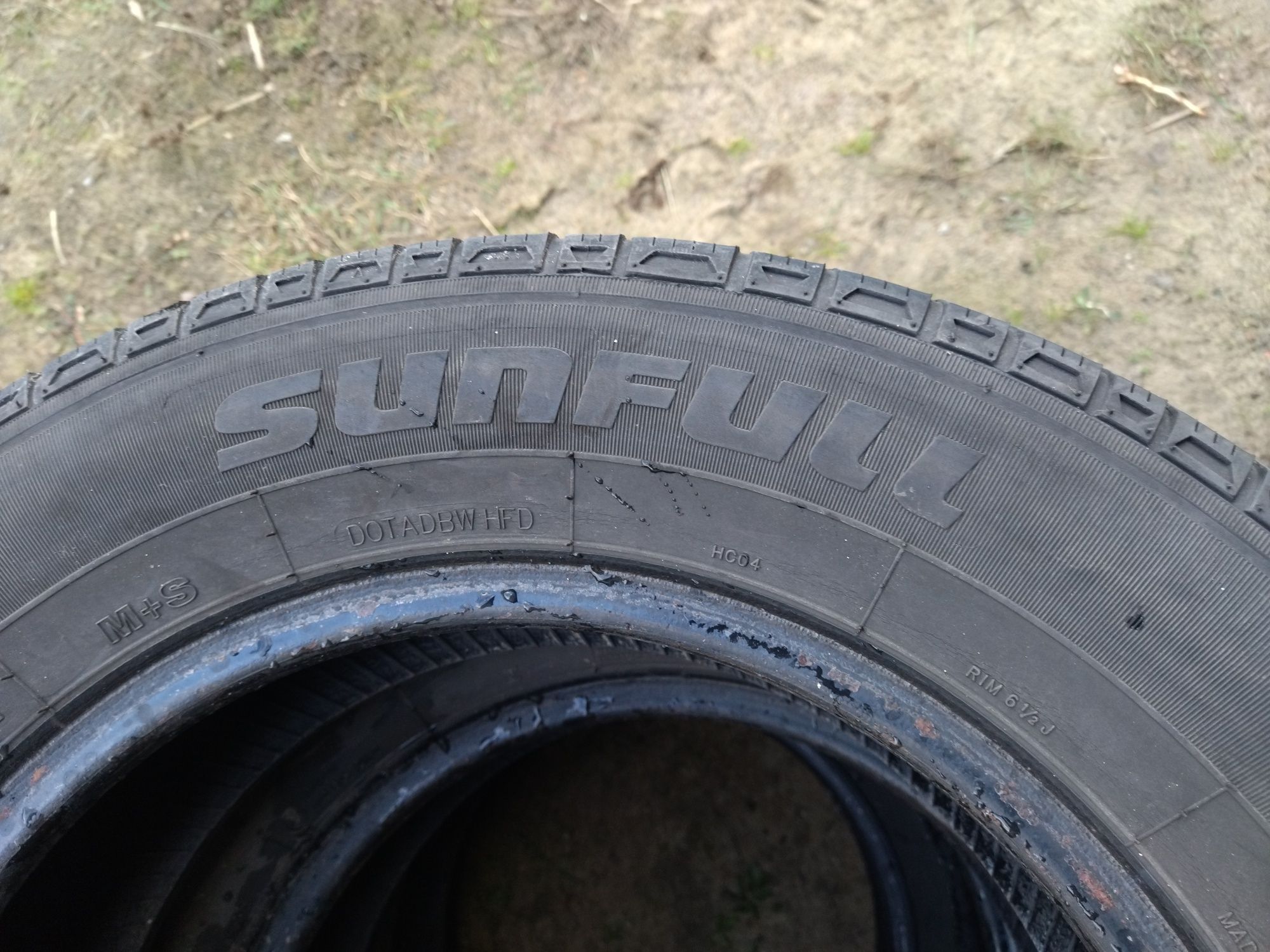 Opony zimowe 215/65R16C Sunfull