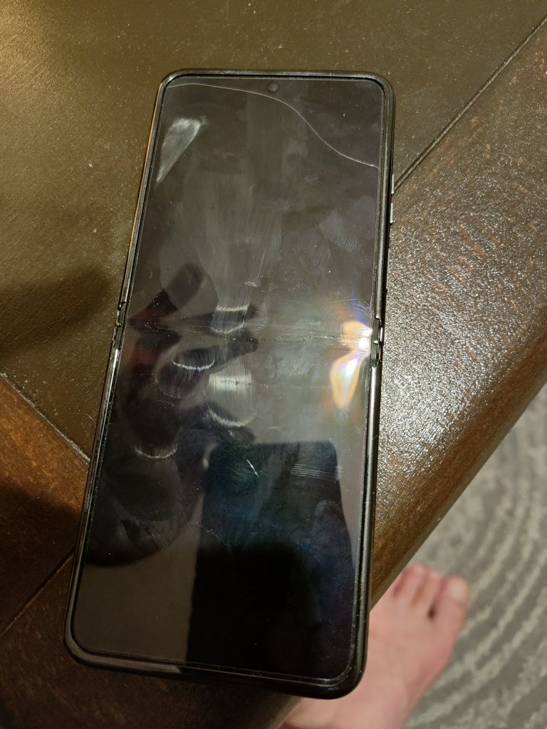 Motorola Razem 40 Ultra Uszkodzona