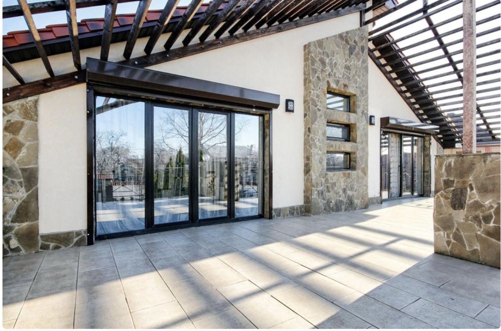 Дом на 8 сотках земли с ремонтом и бассейном на 7ст.Б.Фонтана.