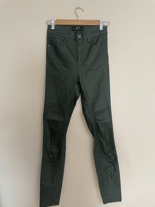 Ciemnozielone, skórzane spodnie Stradivarius 36