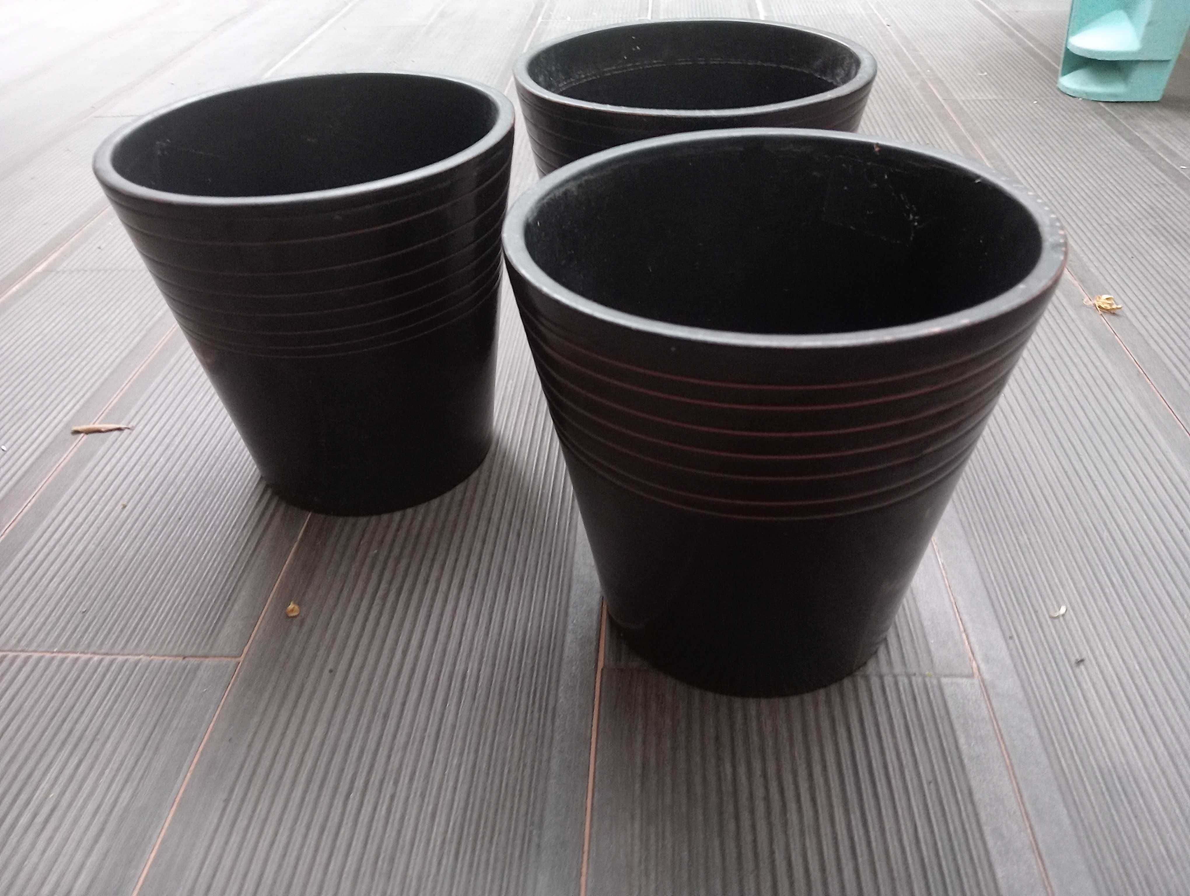 Conjunto de três vasos