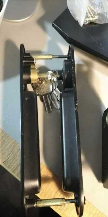 Kieszonkowa Klamka do Drzwi z Kluczem