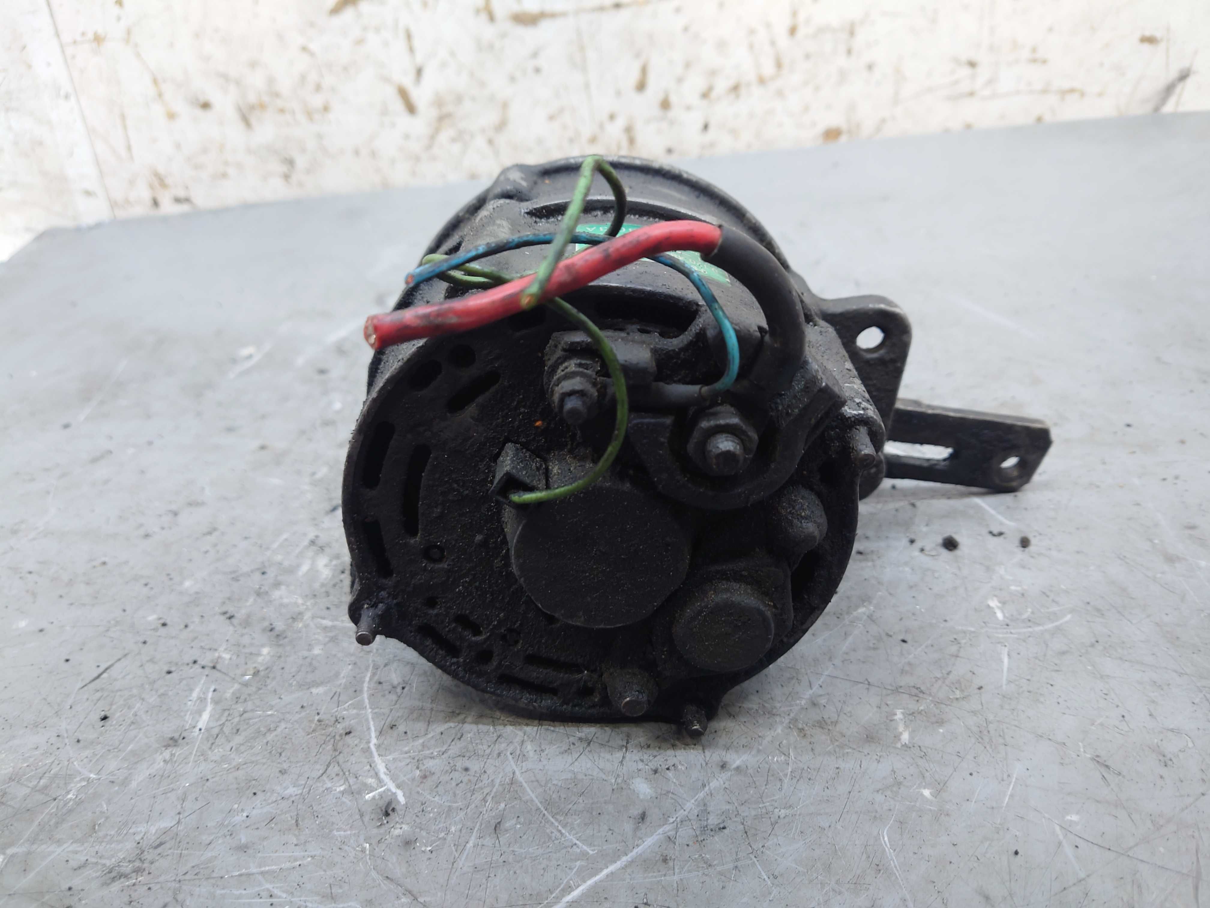 Volkswagen Transporter T3 III Audi 80 B3 1.9 TDI Alternator