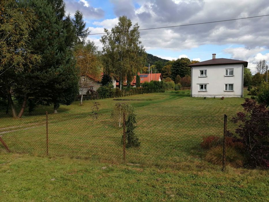 Dom w górach na widokowej działce- w Beskidzie Żywieckim.