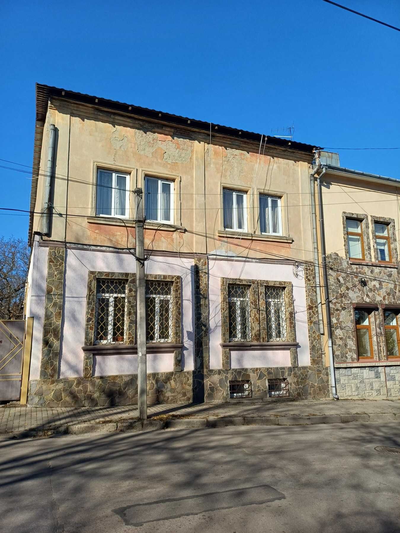 Квартира в парковій зоні з власним двором