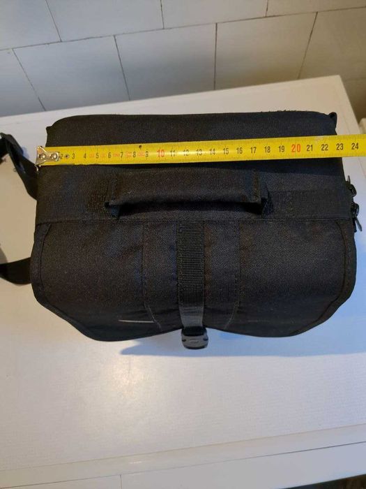 "Lowepro, Adventura 170".Оригінальна сумка