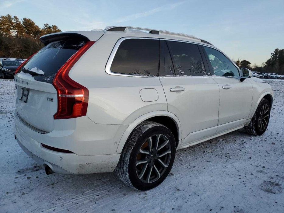 Volvo XC90    2018