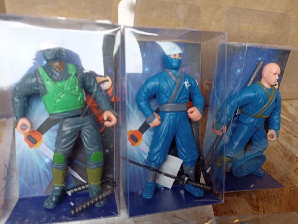 5 figurek japońskich i chińskich wojowników ninj, kung fu itp