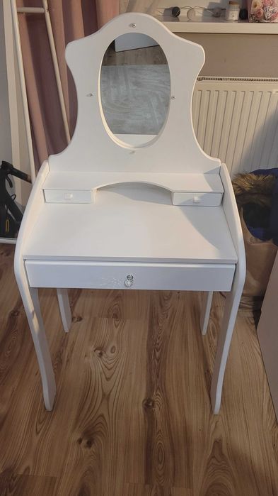 Toaletka dla dziewczynki