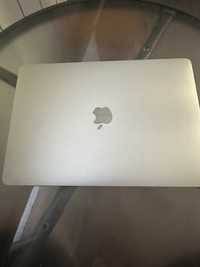 Продам MacBook Air 13 2020 (i3)