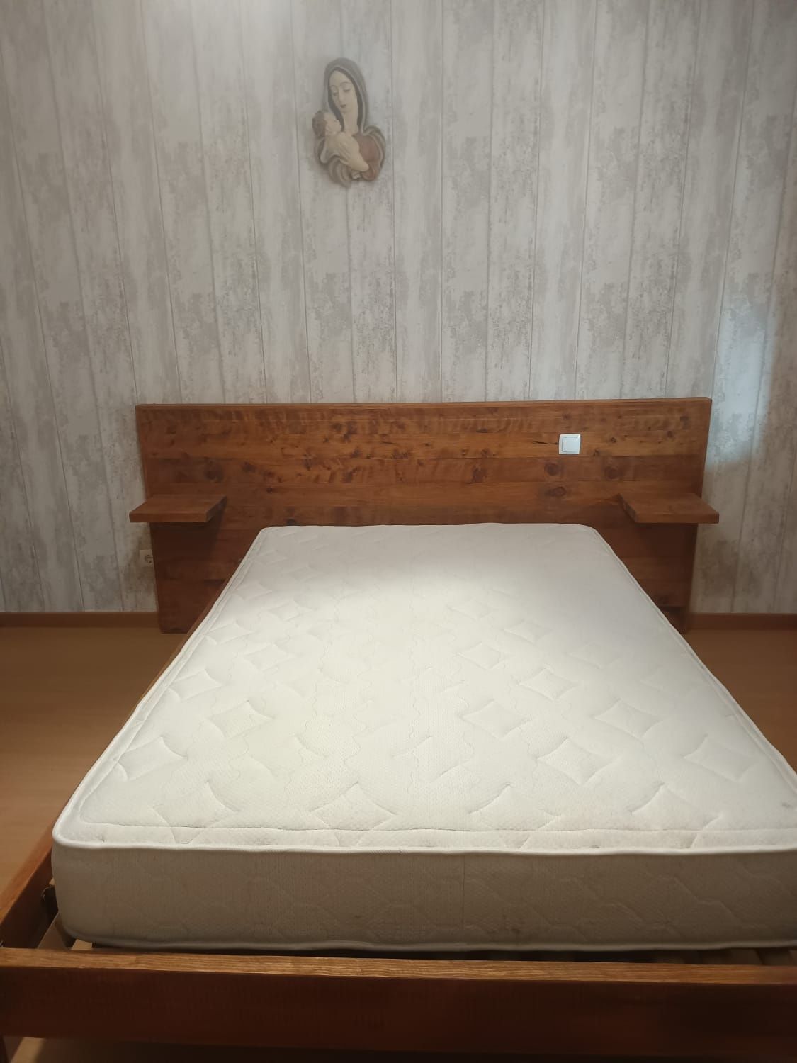 Cama casal pinho maciço