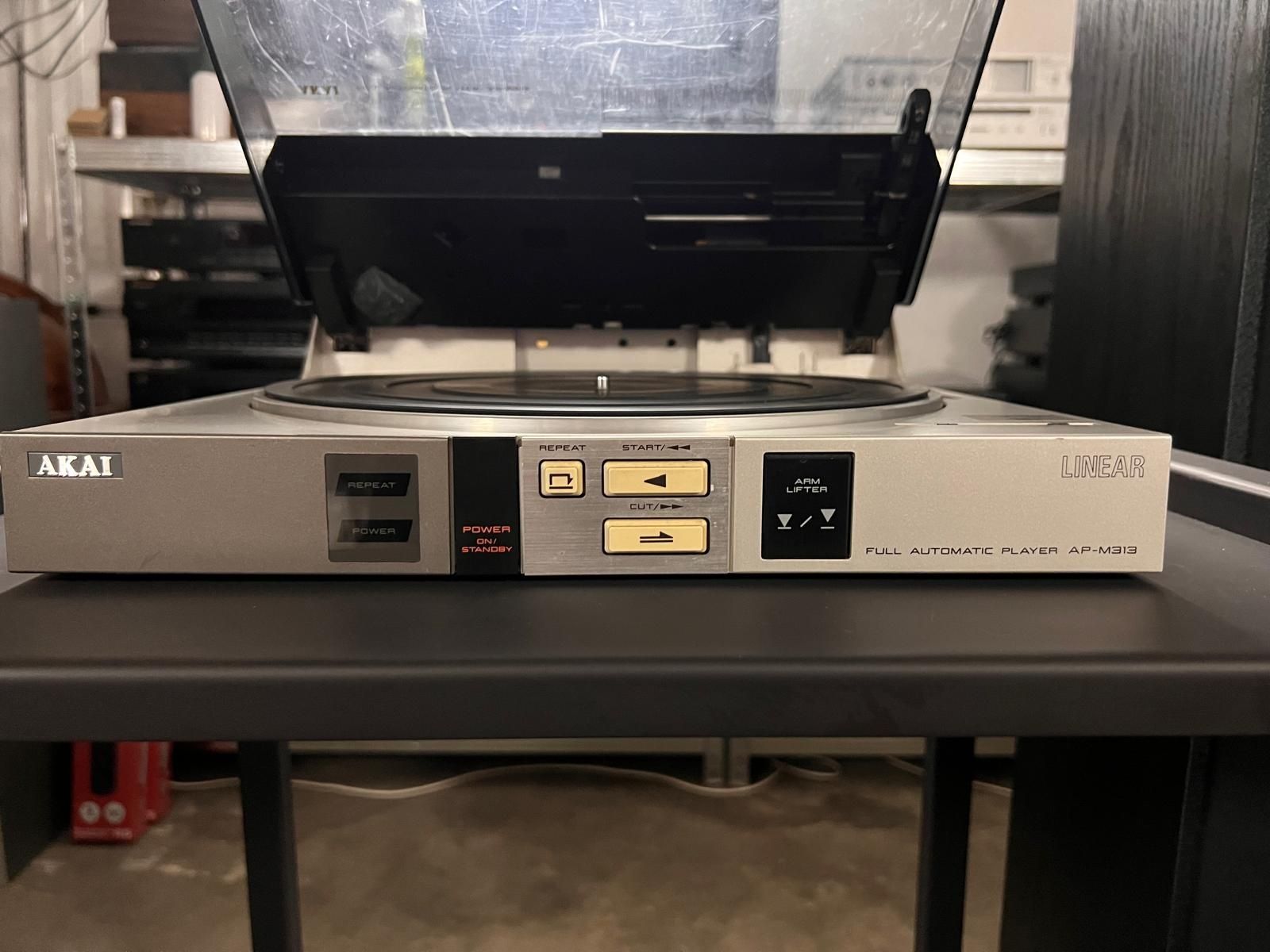 Gramofon Akai AP-M313