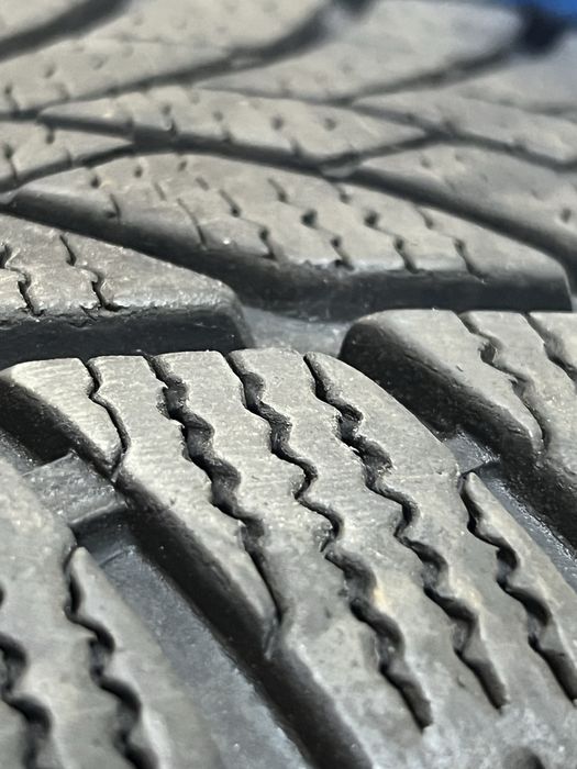Зимові шини Goodyear  ultragrip ice 2  R16
