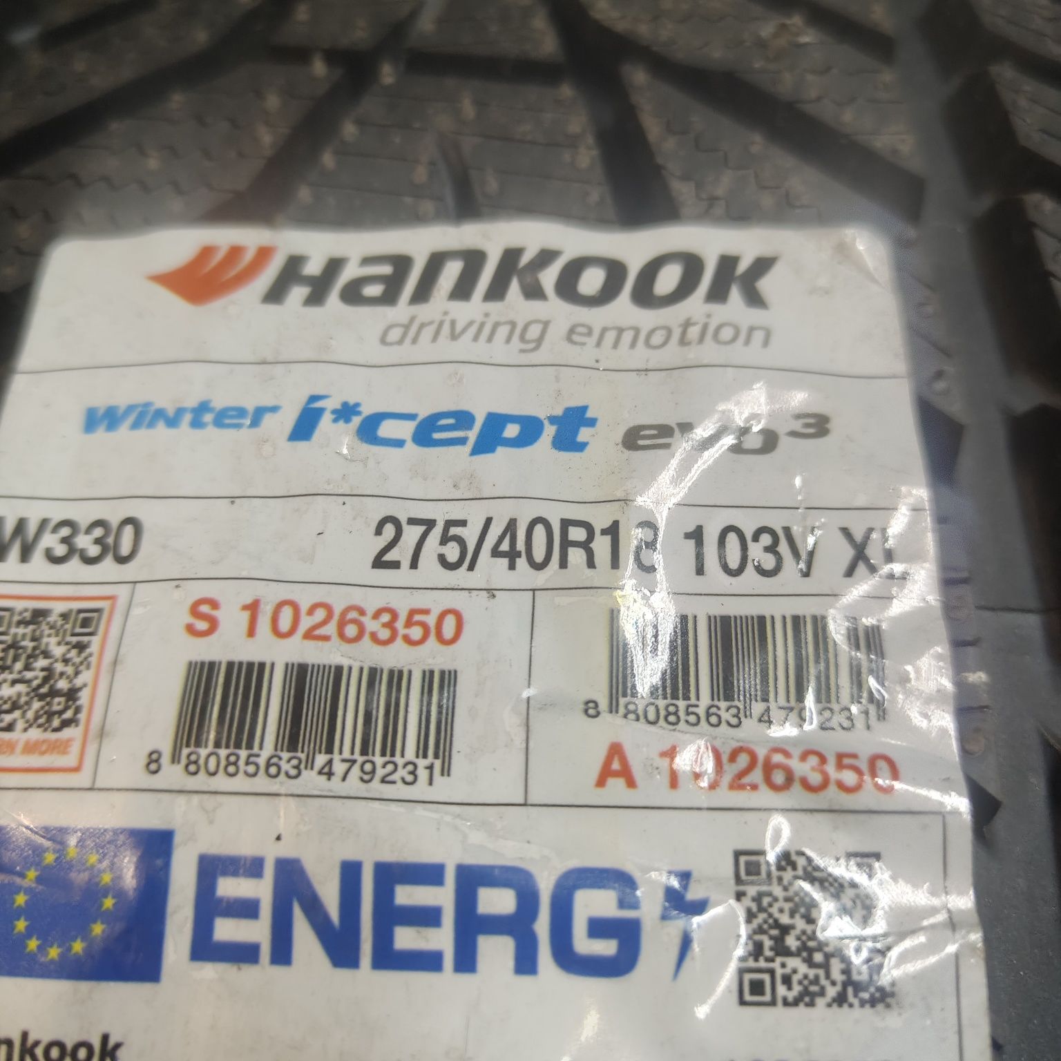 275/40/18 XL Sprzedam parę opon zimowych Hankook