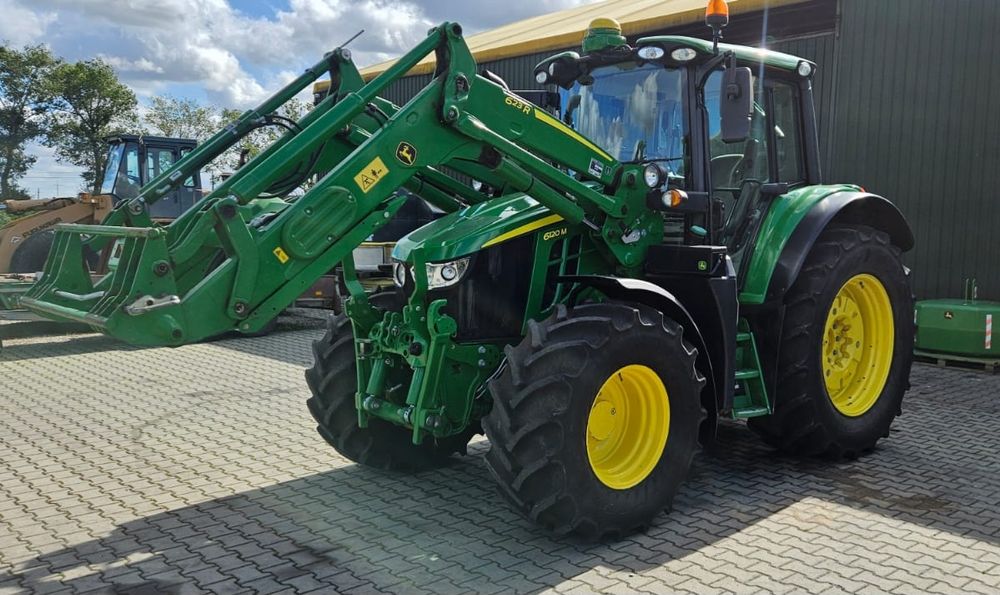 John Deere 6120M ,6120R