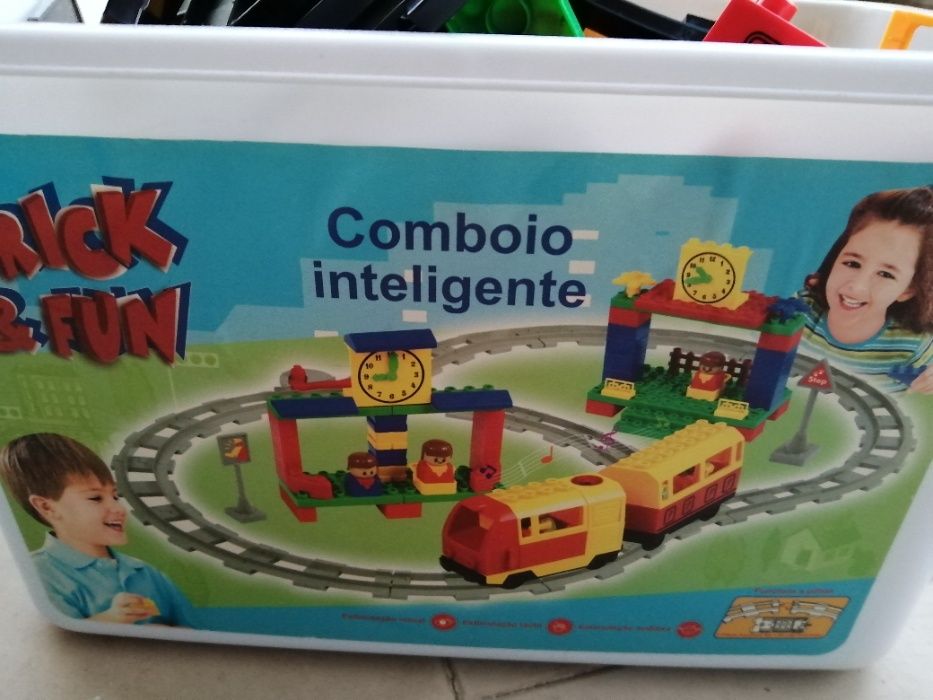 Caixa comboio inteligente - Brick & Fun